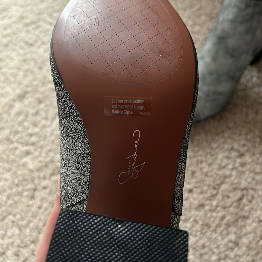 Report Signature Toby booties! - Picture 4 of 8